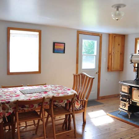 Breton Cove Farmhouse Guest House Indian Brook Exterior photo